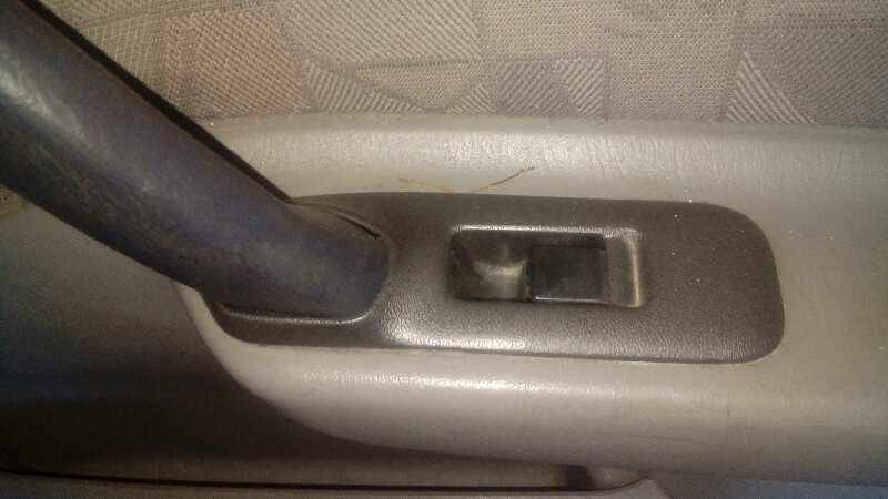 ELEVALUNAS DELANTERO DERECHO