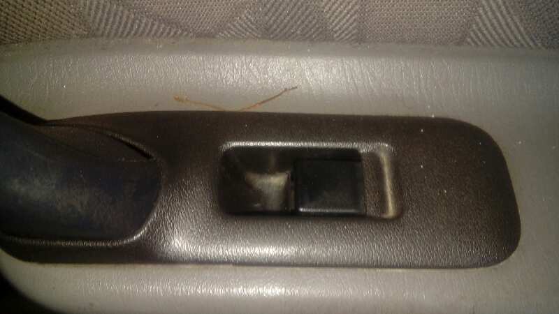 MANDO ELEVALUNAS DELANTERO DERECHO