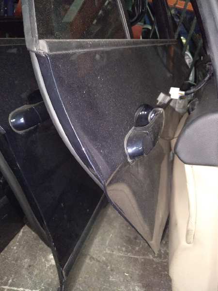 PUERTA TRASERA DERECHA