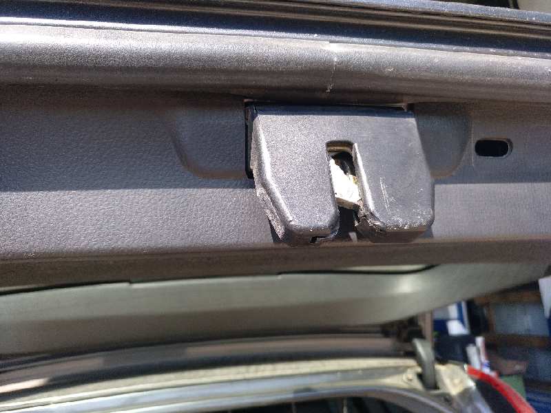 CERRADURA MALETERO / PORTON