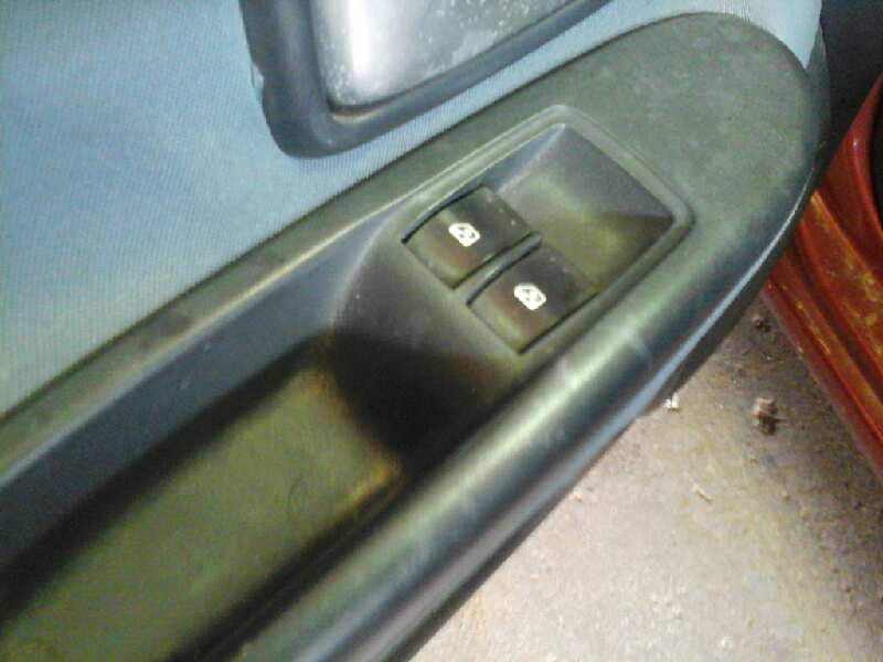 ELEVALUNAS DELANTERO IZQUIERDO