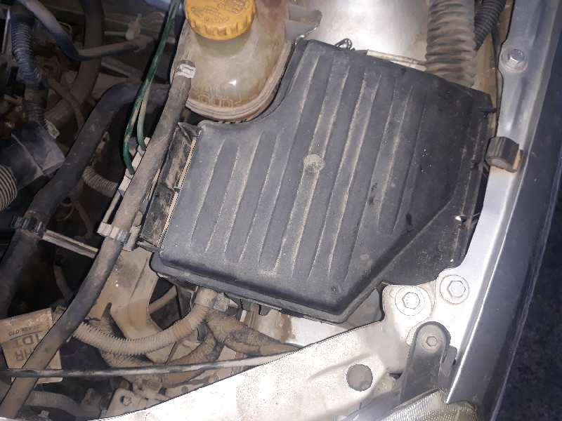 CAJA RELES / FUSIBLES