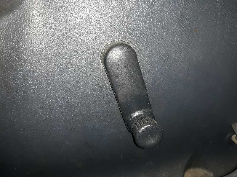 ELEVALUNAS DELANTERO IZQUIERDO