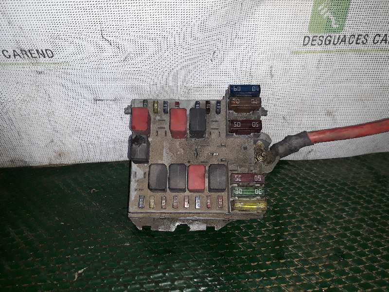 CAJA RELES / FUSIBLES