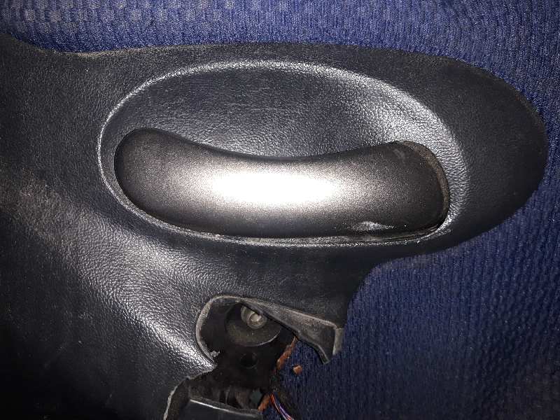 MANETA INTERIOR DELANTERA DERECHA