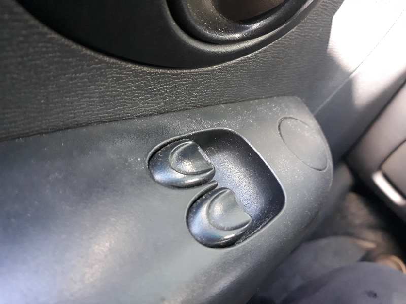 MANDO ELEVALUNAS DELANTERO IZQUIERDO 