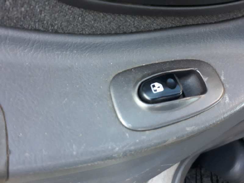 MANDO ELEVALUNAS TRASERO IZQUIERDO