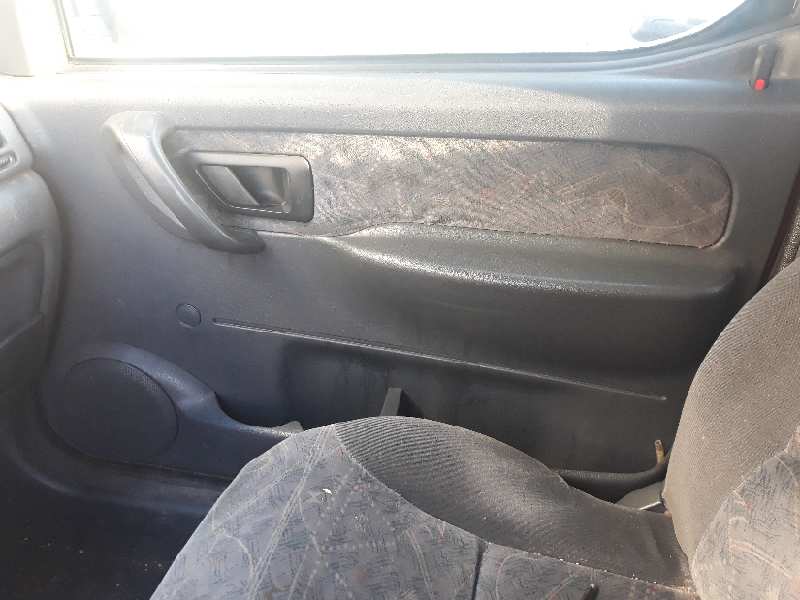 GUARNECIDO PUERTA DELANTERA DERECHA