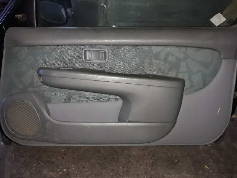 GUARNECIDO PUERTA DELANTERA DERECHA