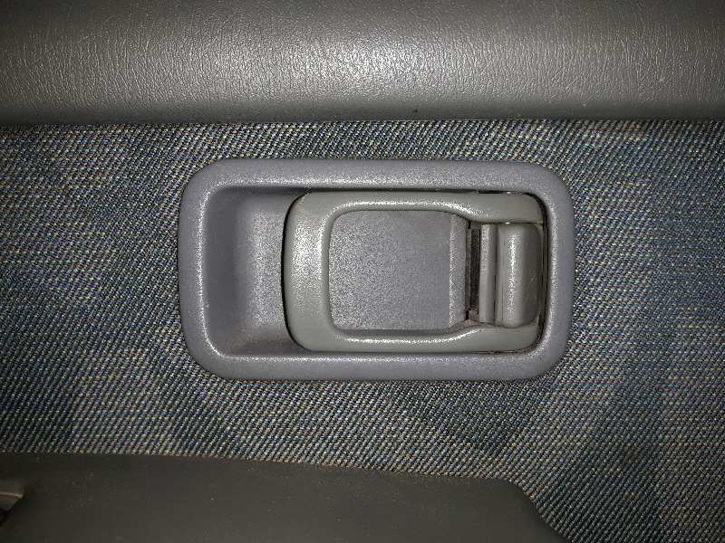 MANETA INTERIOR DELANTERA DERECHA