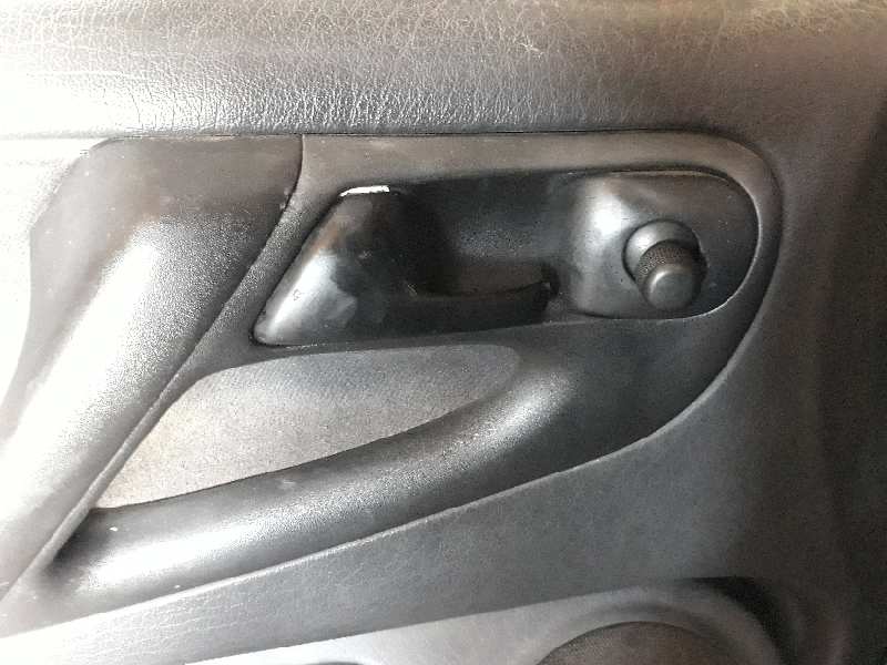 MANETA INTERIOR DELANTERA IZQUIERDA