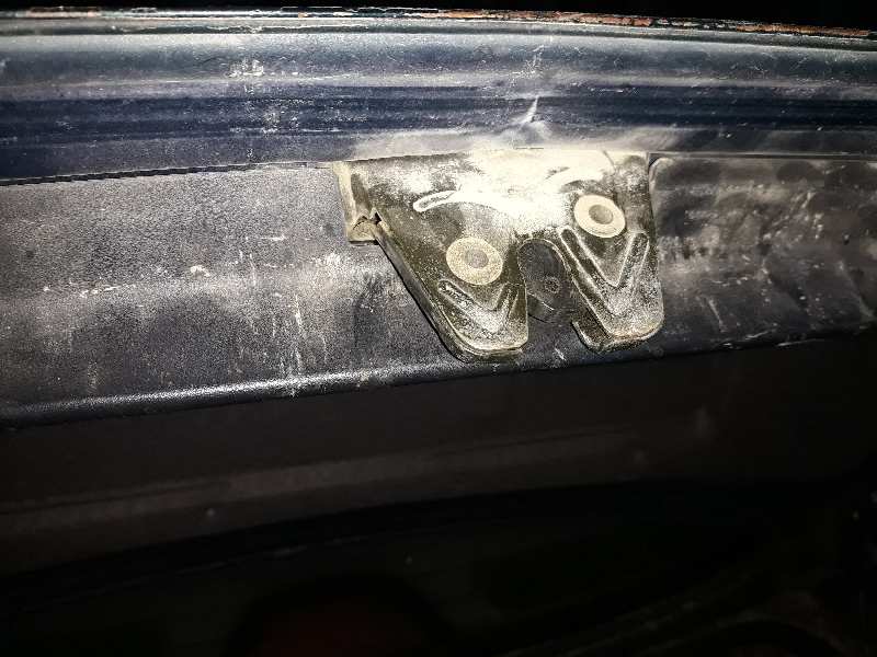 CERRADURA MALETERO - PORTON