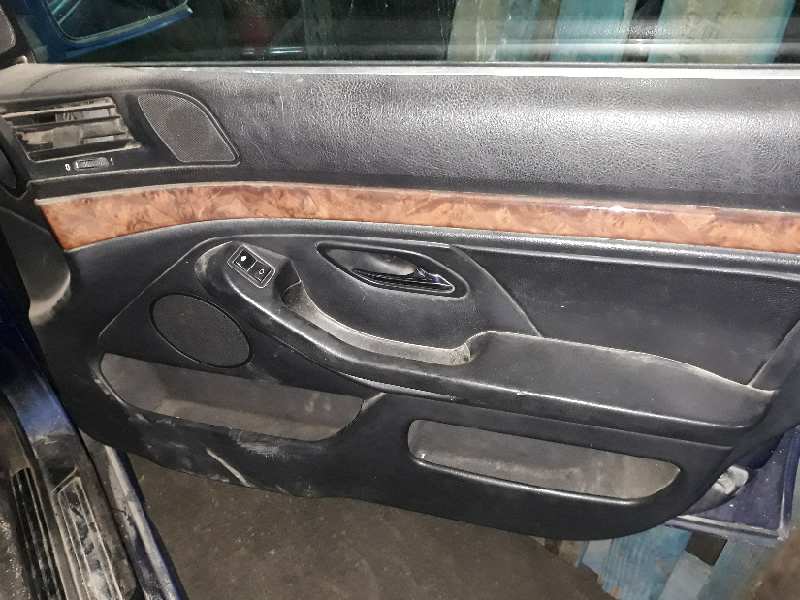 GUARNECIDO PUERTA DELANTERA DERECHA