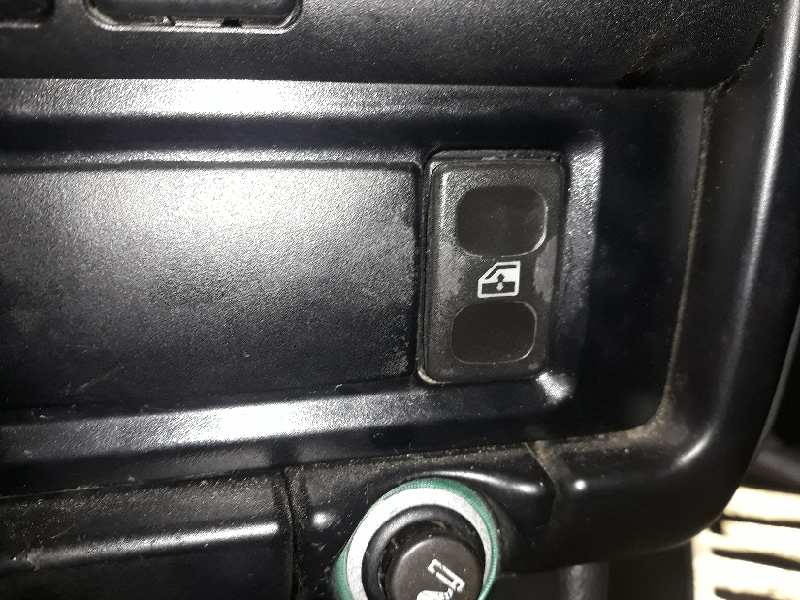 ELEVALUNAS DELANTERO DERECHO