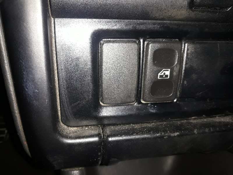 ELEVALUNAS DELANTERO IZQUIERDO