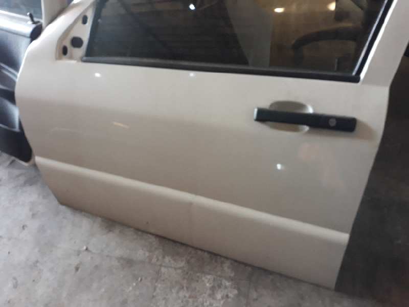 PUERTA DELANTERA IZQUIERDA