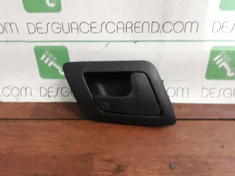 MANETA INTERIOR DELANTERA DERECHA