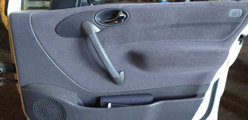 ELEVALUNAS DELANTERO DERECHO