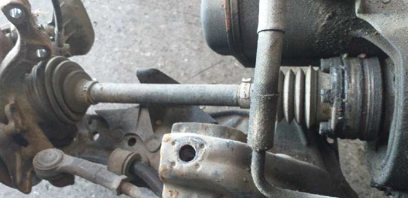 TRANSMISION DELANTERA IZQUIERDA