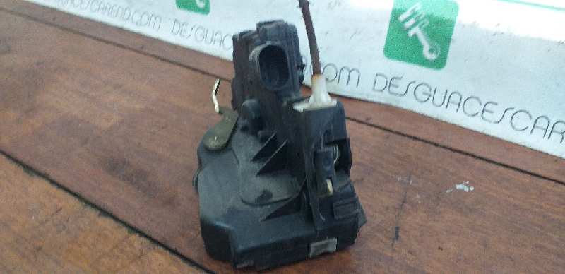 CERRADURA PUERTA TRASERA DERECHA 