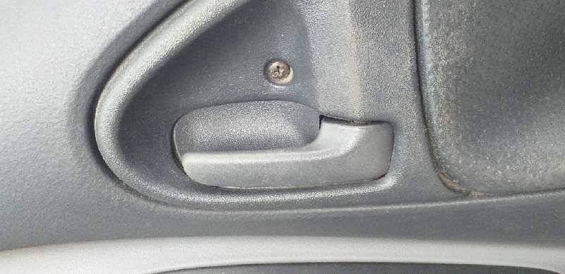 MANETA INTERIOR DELANTERA DERECHA