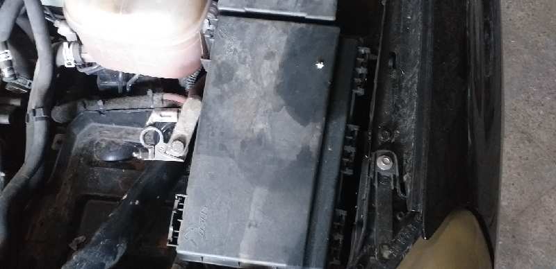 CAJA RELES - FUSIBLES