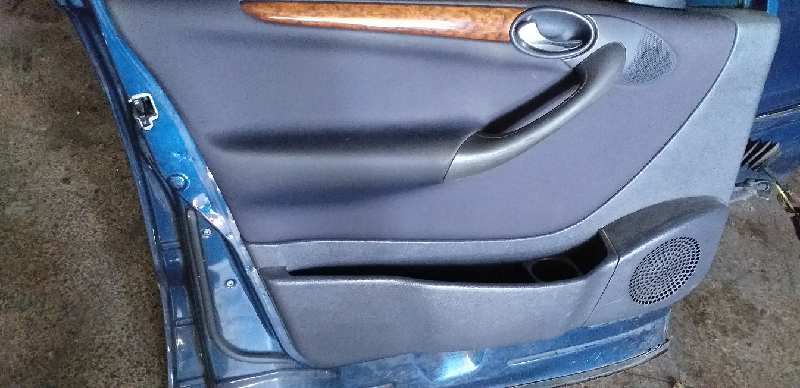 GUARNECIDO PUERTA DELANTERA IZQUIERDA