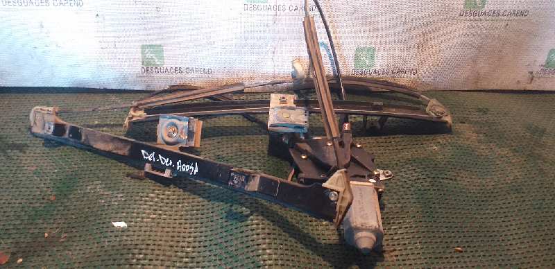 ELEVALUNAS DELANTERO DERECHO