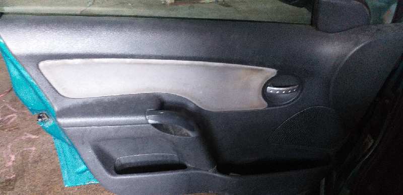 GUARNECIDO PUERTA DELANTERA IZQUIERDA