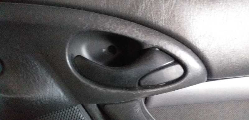 MANETA INTERIOR DELANTERA DERECHA