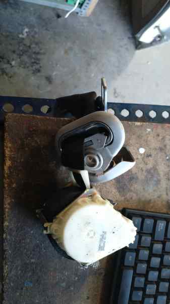 CINTURON SEGURIDAD TRASERO DERECHO