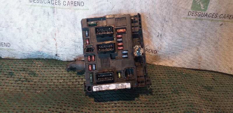 CAJA RELES - FUSIBLES