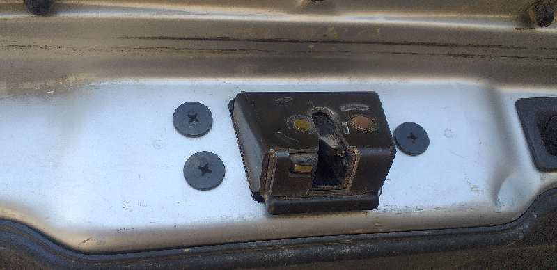 CERRADURA MALETERO - PORTON