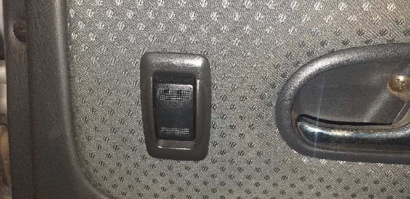 MANDO ELEVALUNAS TRASERO DERECHO