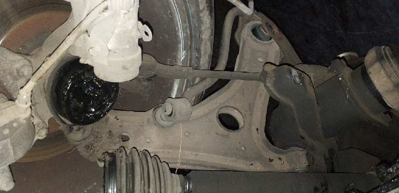 BRAZO SUSPENSION INFERIOR DELANTERO DERECHO