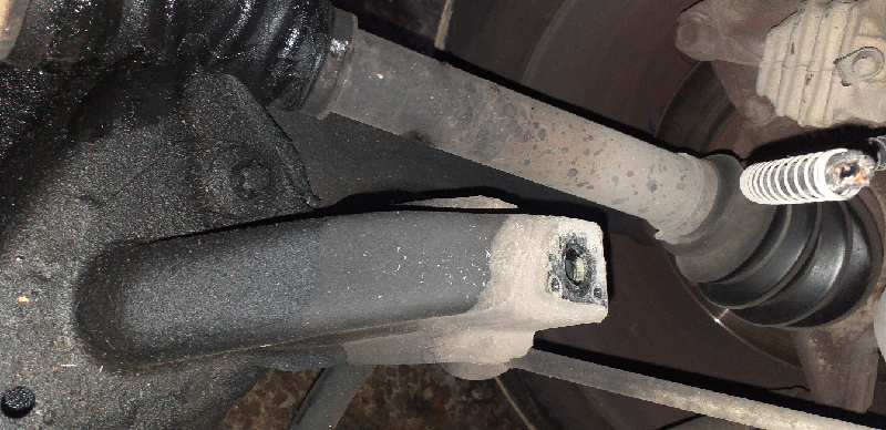 BRAZO SUSPENSION INFERIOR DELANTERO DERECHO