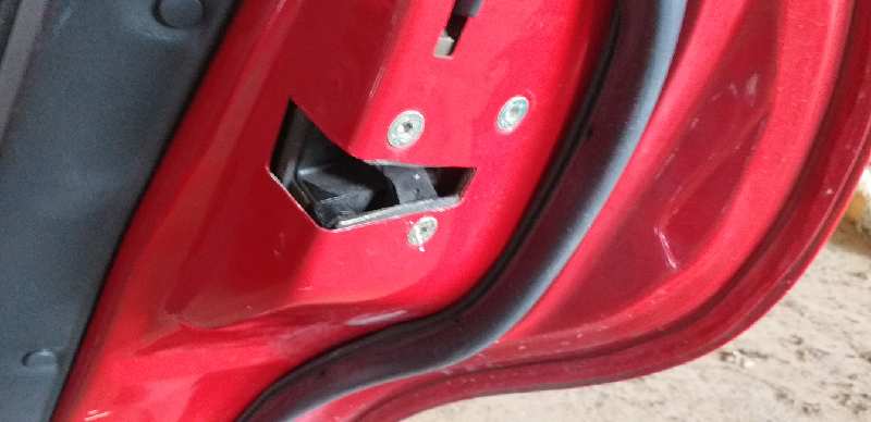 CERRADURA PUERTA TRASERA DERECHA 