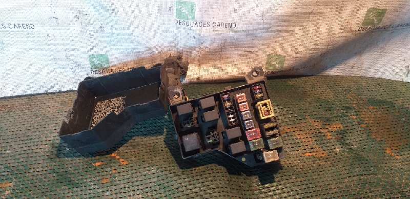 CAJA RELES - FUSIBLES