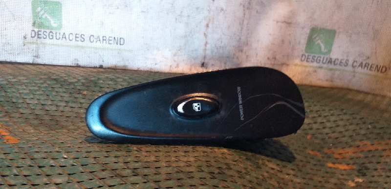 MANDO ELEVALUNAS DELANTERO DERECHO