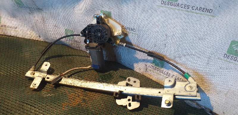 ELEVALUNAS DELANTERO DERECHO