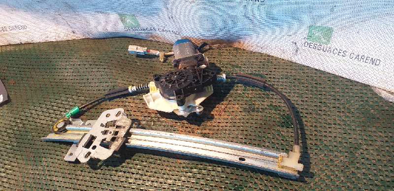 ELEVALUNAS TRASERO DERECHO