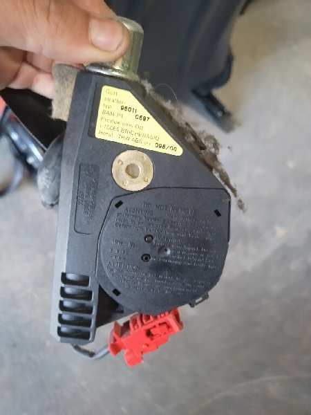 CINTURON SEGURIDAD DELANTERO DERECHO