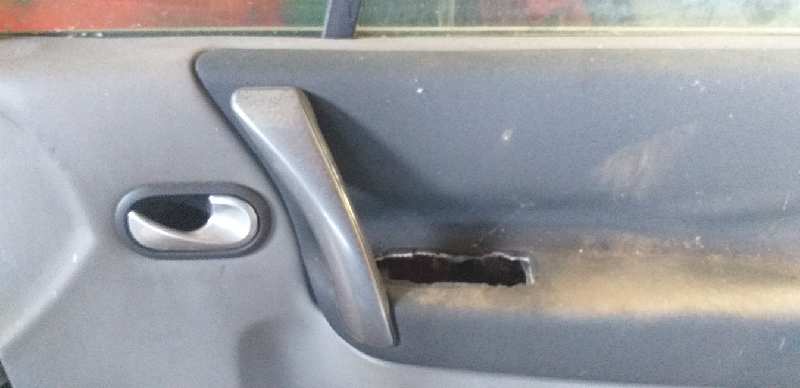 ELEVALUNAS DELANTERO DERECHO