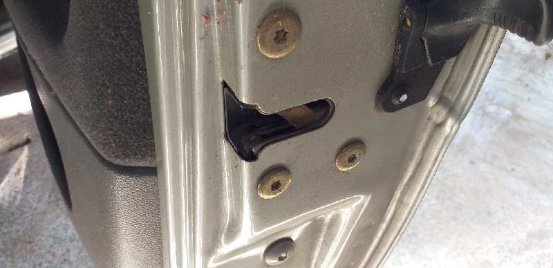 CERRADURA PUERTA DELANTERA DERECHA