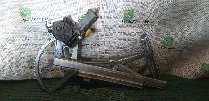 ELEVALUNAS DELANTERO DERECHO