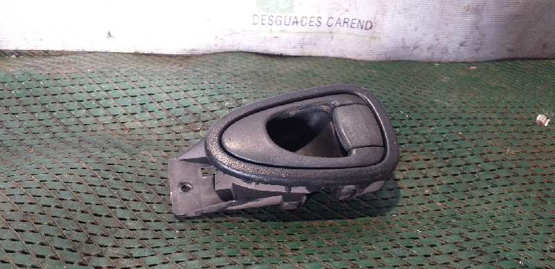 MANETA INTERIOR DELANTERA IZQUIERDA