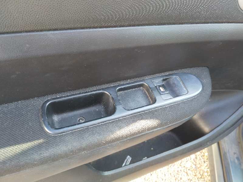 MANDO ELEVALUNAS DELANTERO DERECHO