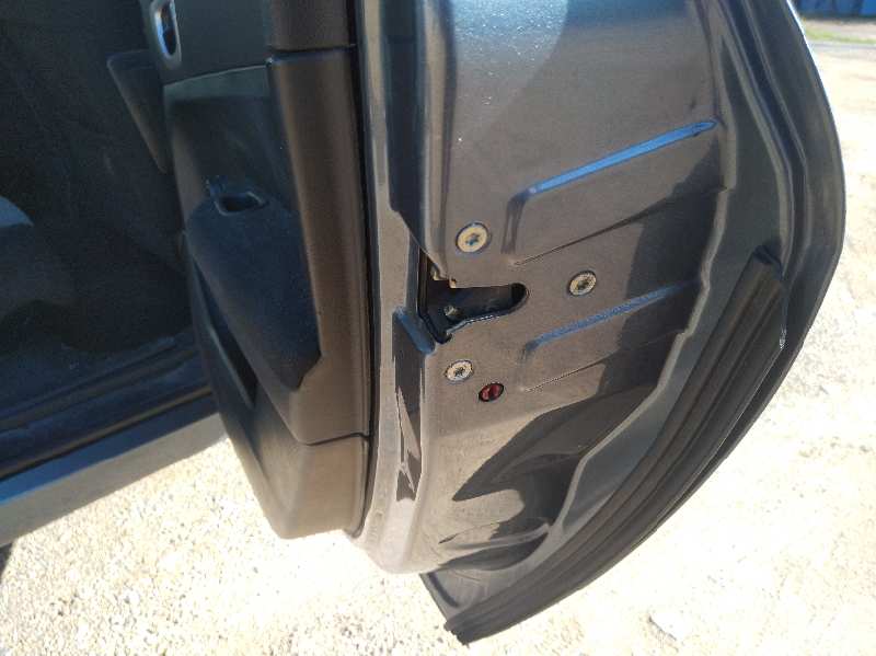 CERRADURA PUERTA TRASERA DERECHA 