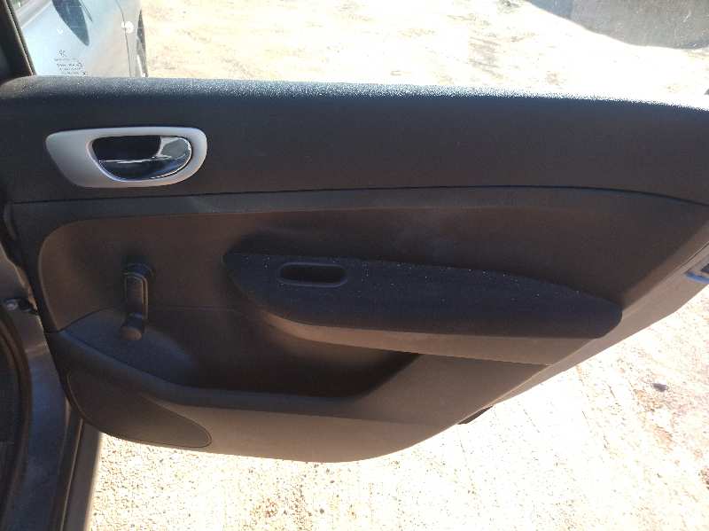 ELEVALUNAS TRASERO DERECHO