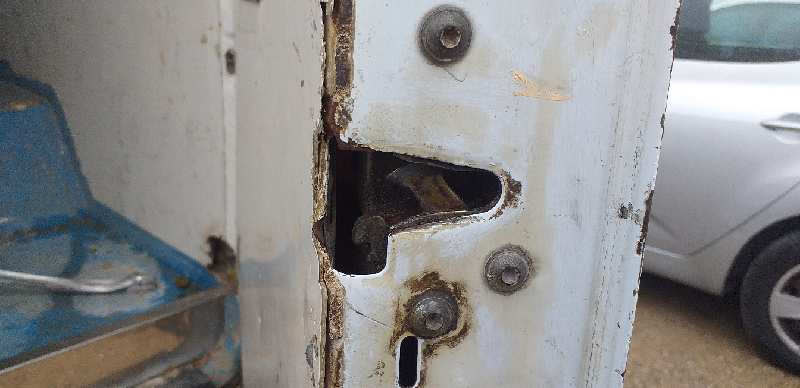 CERRADURA MALETERO - PORTON